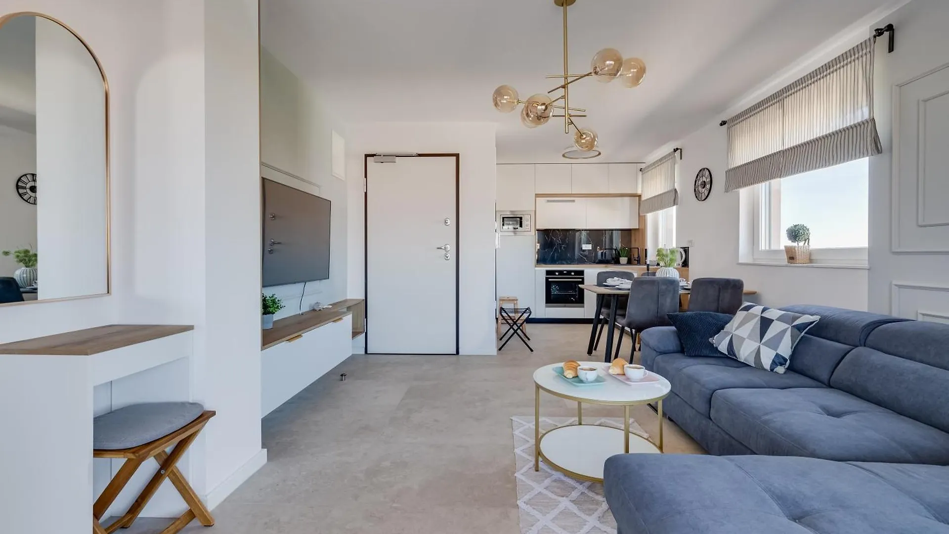 Salt Bloom Apartments Nin