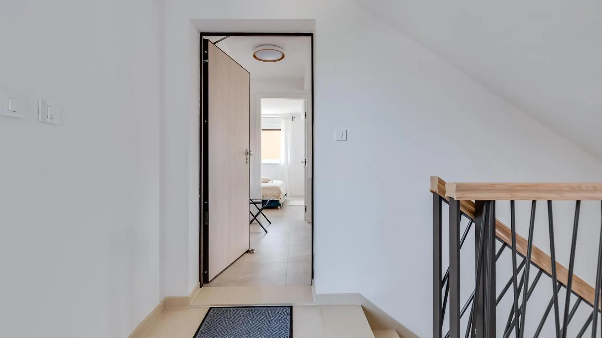 Salt Bloom Apartments Nin