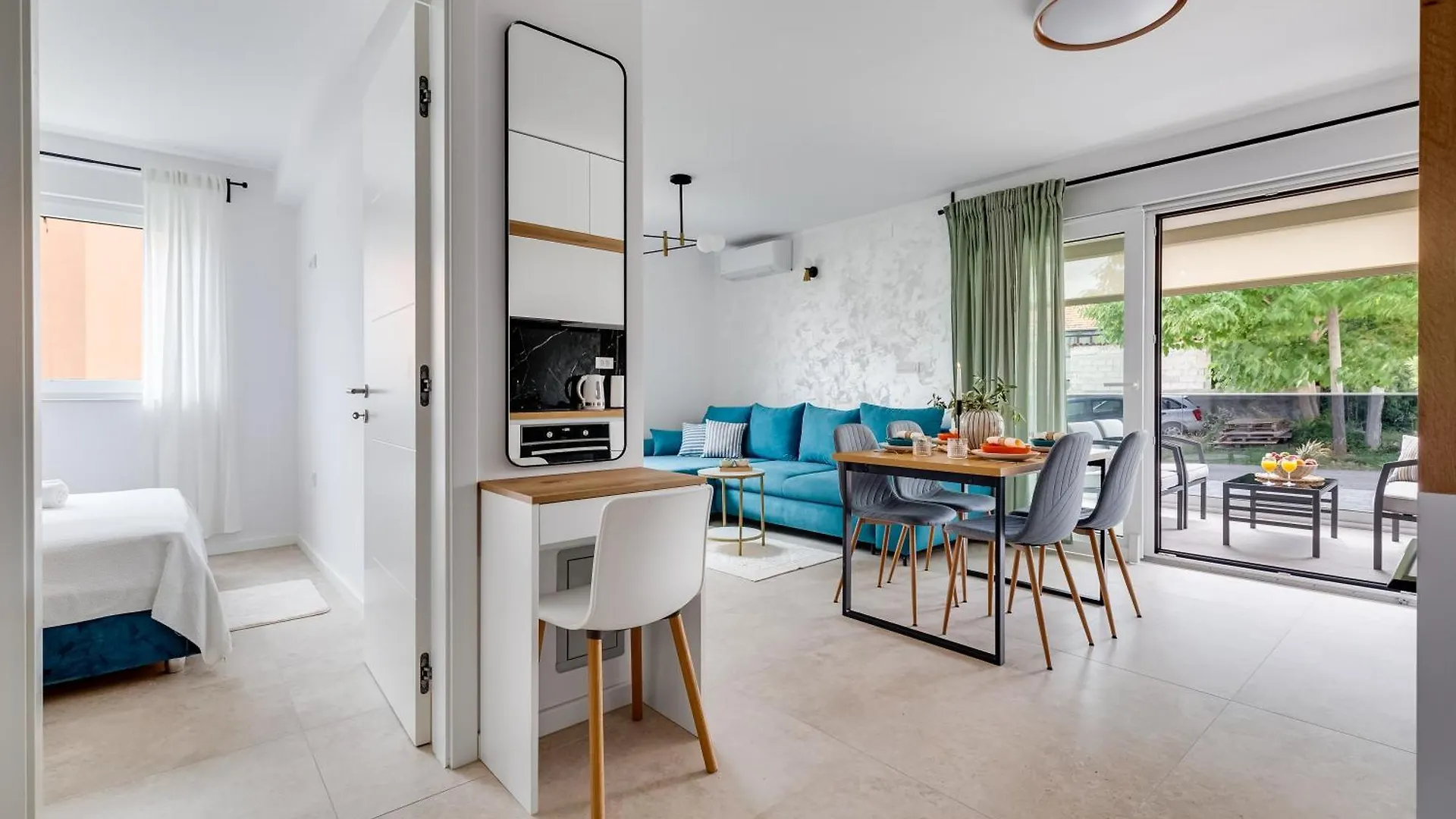 Salt Bloom Apartments Nin