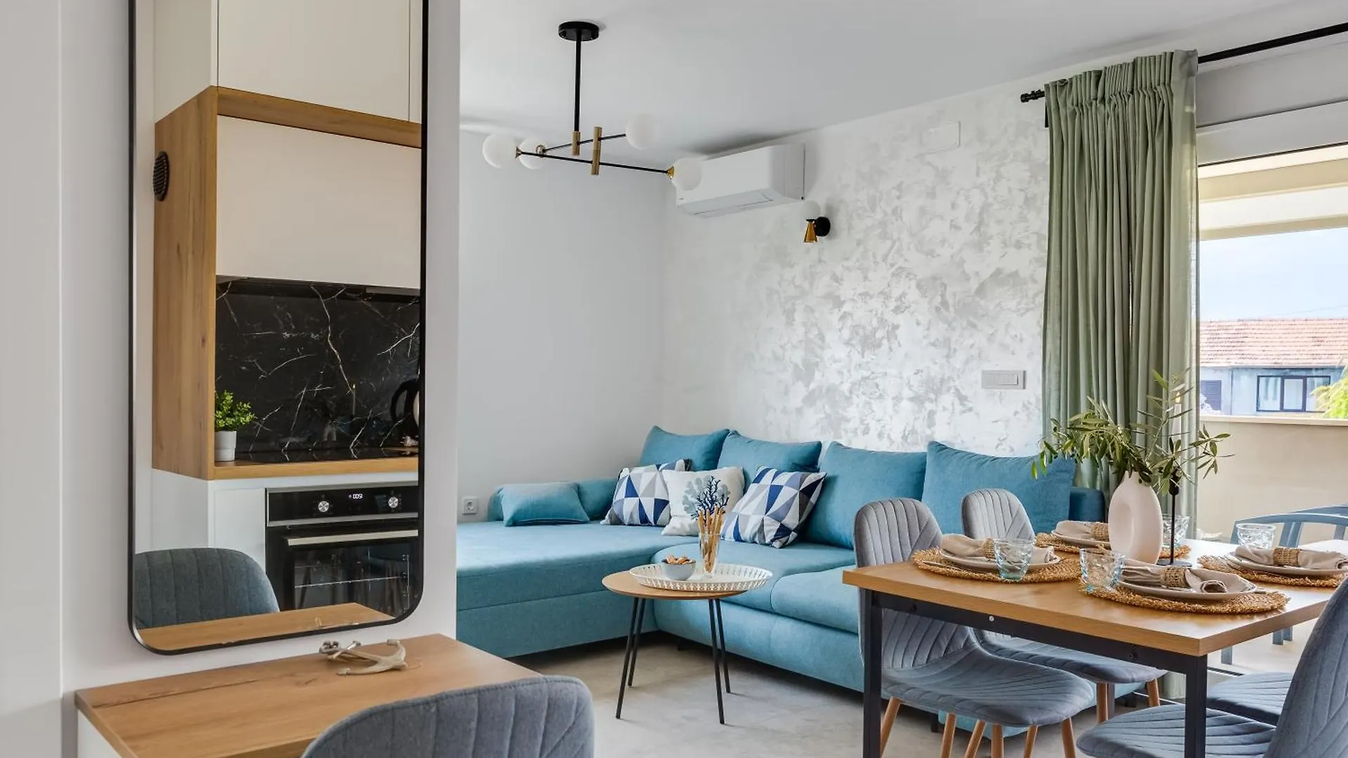 Salt Bloom Apartments Nin