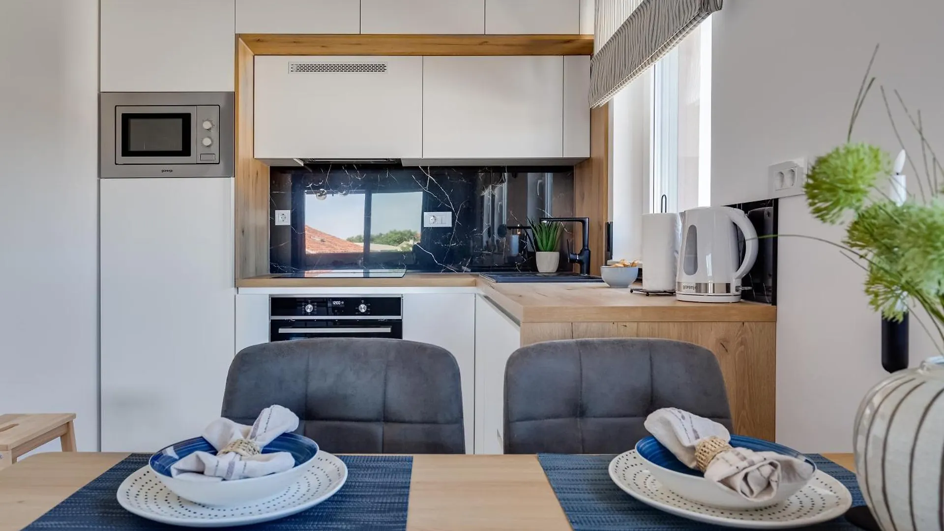 Salt Bloom Apartments Nin