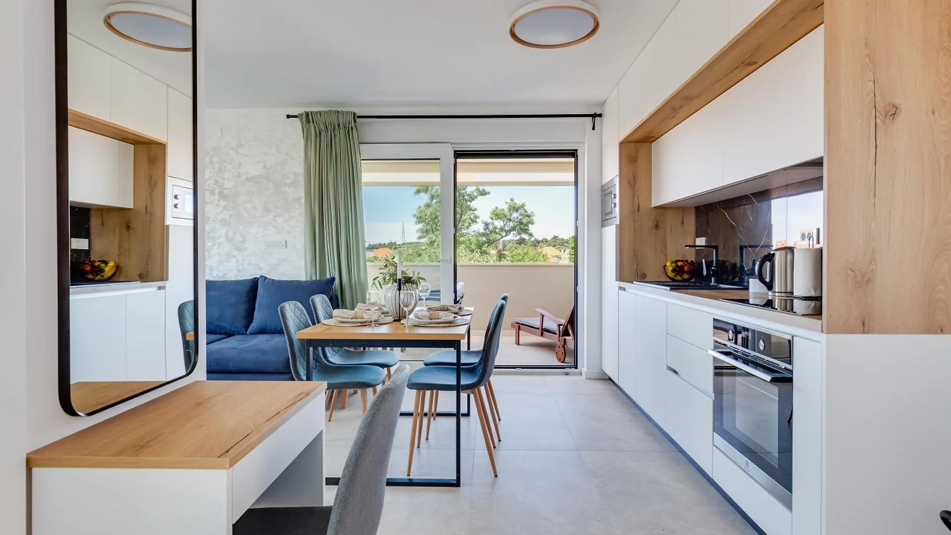 Salt Bloom Apartments Nin